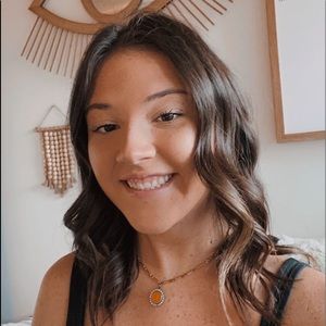 Meet your Posher, Leah